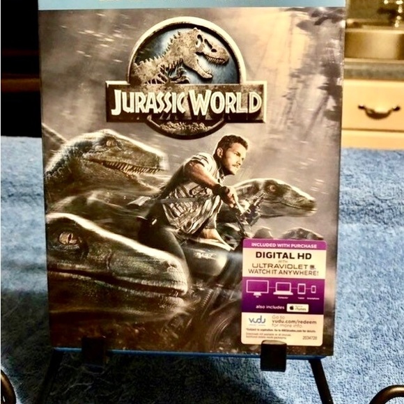 Jurassic Park Lunch with Blue Ray DVD Collectors Edition - Picture 6 of 7